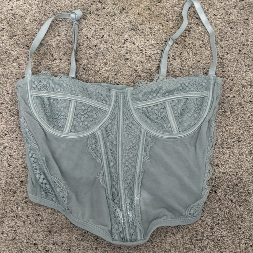 La Hearts Blue Lace top